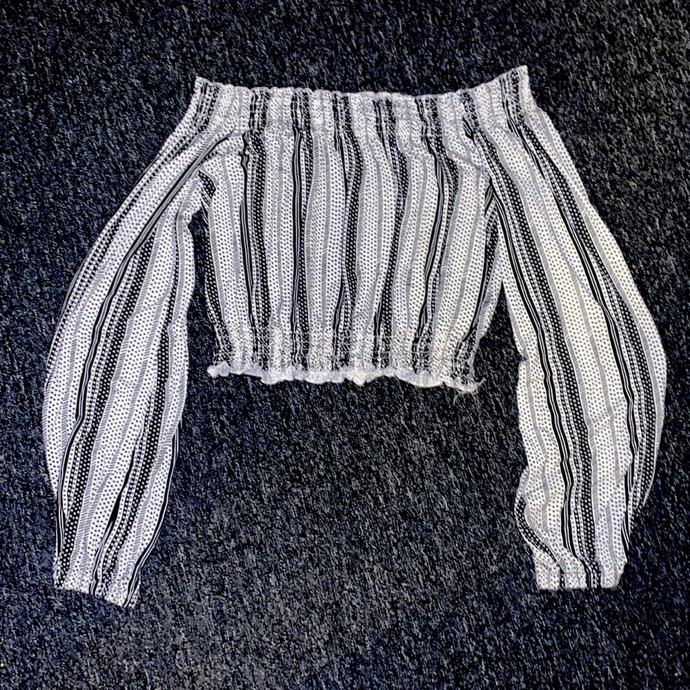 Off Shoulder crop top, striped